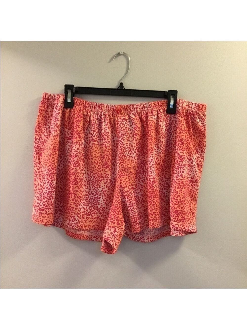 SOFIA Vergara 2X animal print shorts